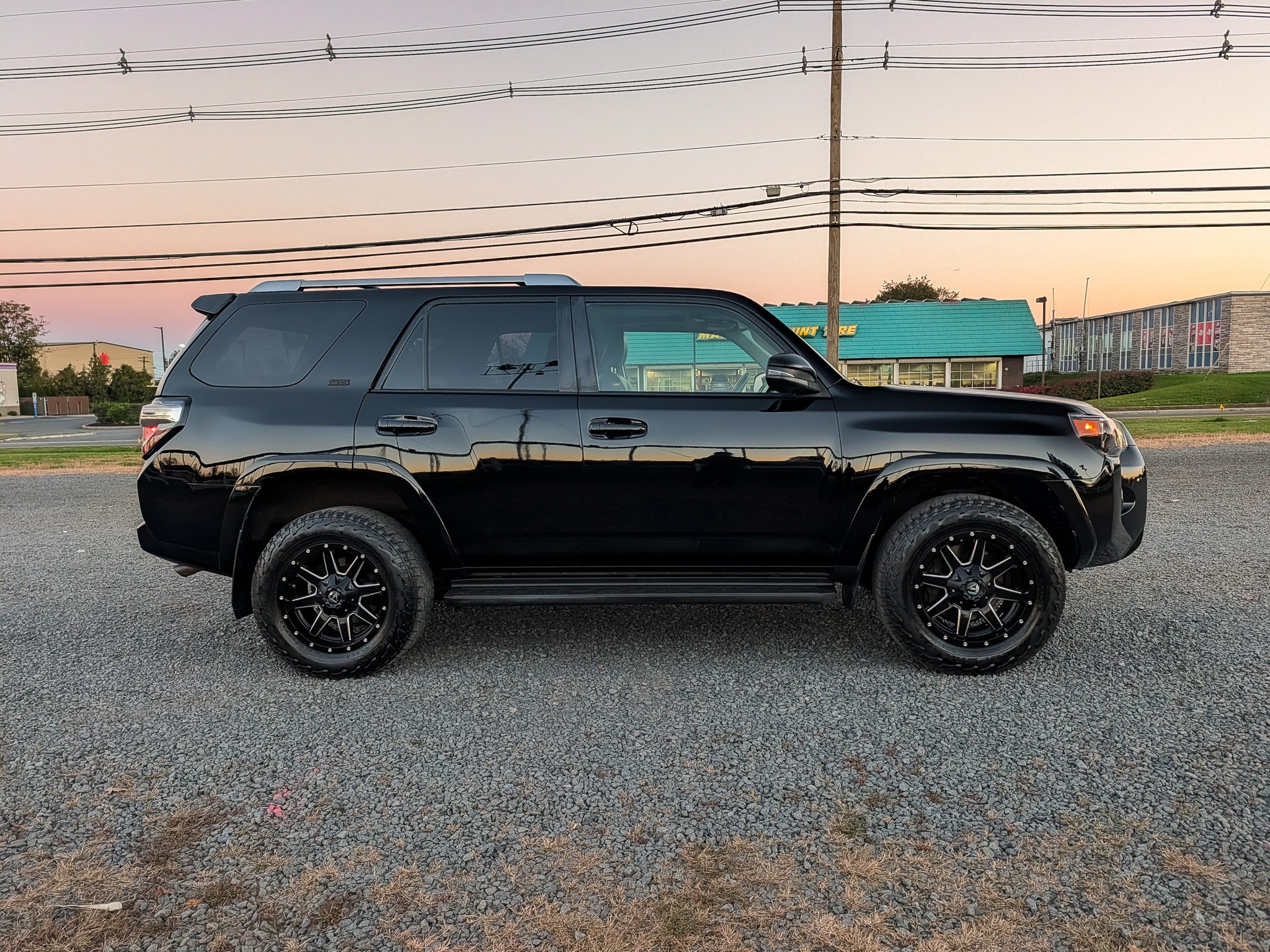 Used 2014 Toyota 4Runner SR5 Premium AWD/4WD image 4