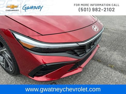 Used 2025 Hyundai Elantra SEL FWD image 13