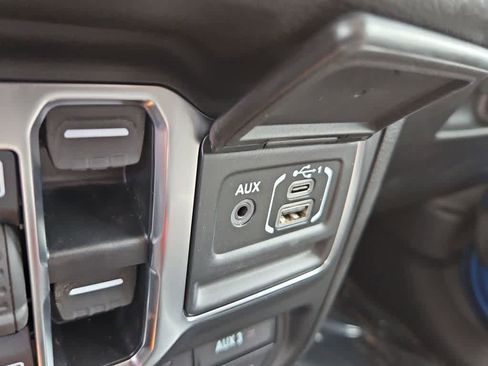 New 2025 Jeep Gladiator Sport AWD/4WD image 35