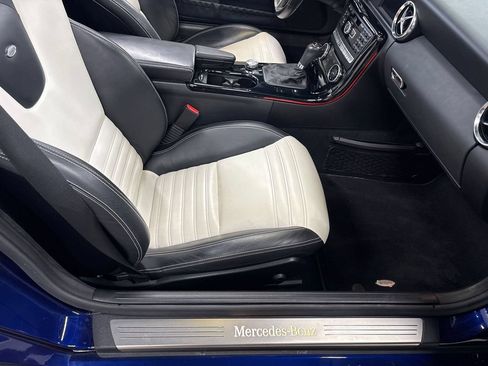 Used 2014 Mercedes-Benz SLK 350 w/ Sport Package image 47