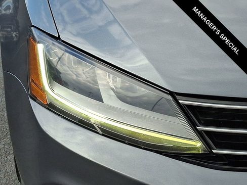 Used 2018 Volkswagen Jetta SE image 10