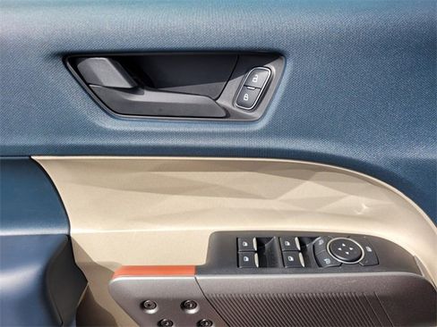 Used 2025 Ford Maverick Lariat w/ 4K Tow Package image 23