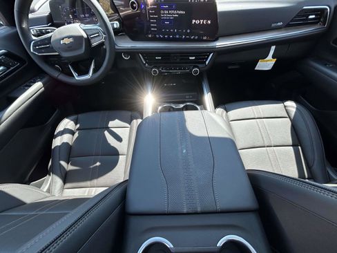 New 2025 Chevrolet Suburban High Country image 13