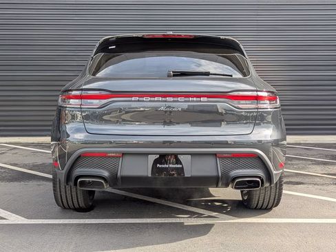 Certified 2026 Porsche Macan AWD/4WD image 6