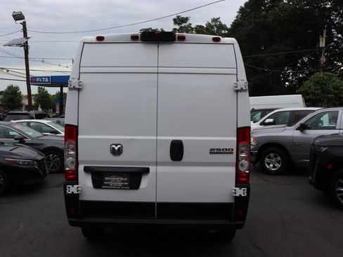 Used 2025 RAM ProMaster 2500 w/ Convenience Group FWD image 4