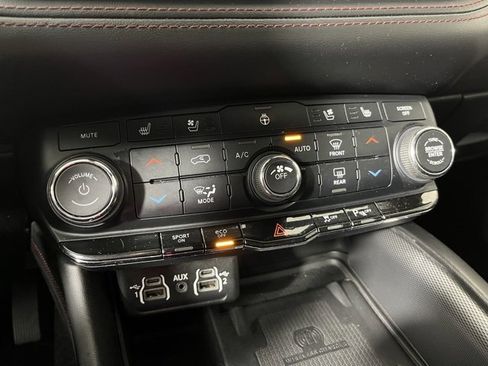 Used 2022 Dodge Durango R/T w/ Blacktop Package image 35