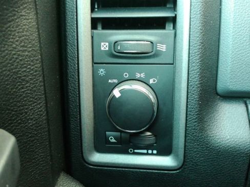 Used 2020 RAM 1500 Tradesman w/ Chrome Plus Package image 27