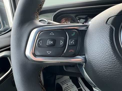 Used 2024 Jeep Wrangler High Altitude AWD/4WD image 19