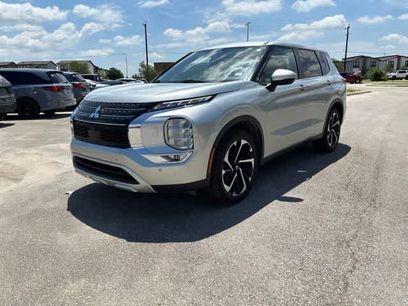 Used 2024 Mitsubishi Outlander SE