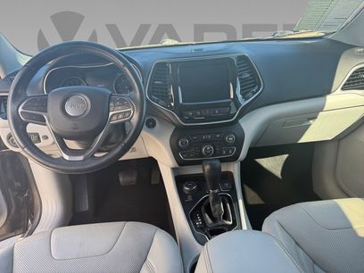 Used 2019 Jeep Cherokee Limited w/ Technology Group