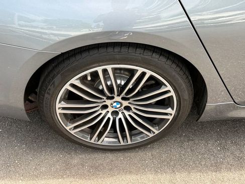 Used 2017 BMW 530i xDrive AWD/4WD image 9