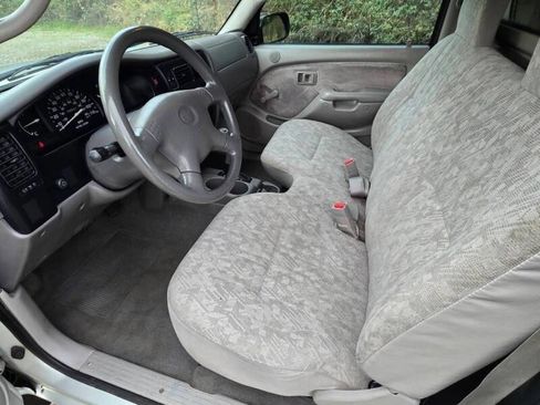 Used 2002 Toyota Tacoma 2WD Regular Cab image 4