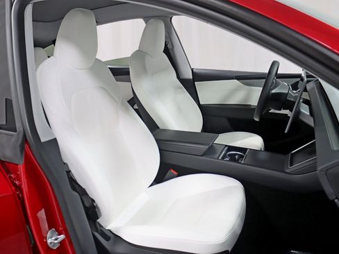 Used 2026 Tesla Model Y AWD image 29