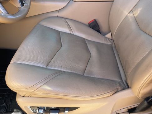 Used 2019 Cadillac Escalade ESV Platinum image 29