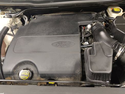 Used 2017 Ford Explorer XLT w/ Equipment Group 201A FWD image 30