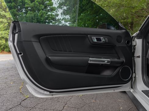 Used 2020 Ford Mustang GT Premium RWD image 30