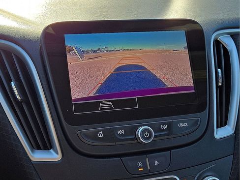 Used 2024 Chevrolet Malibu LT image 27