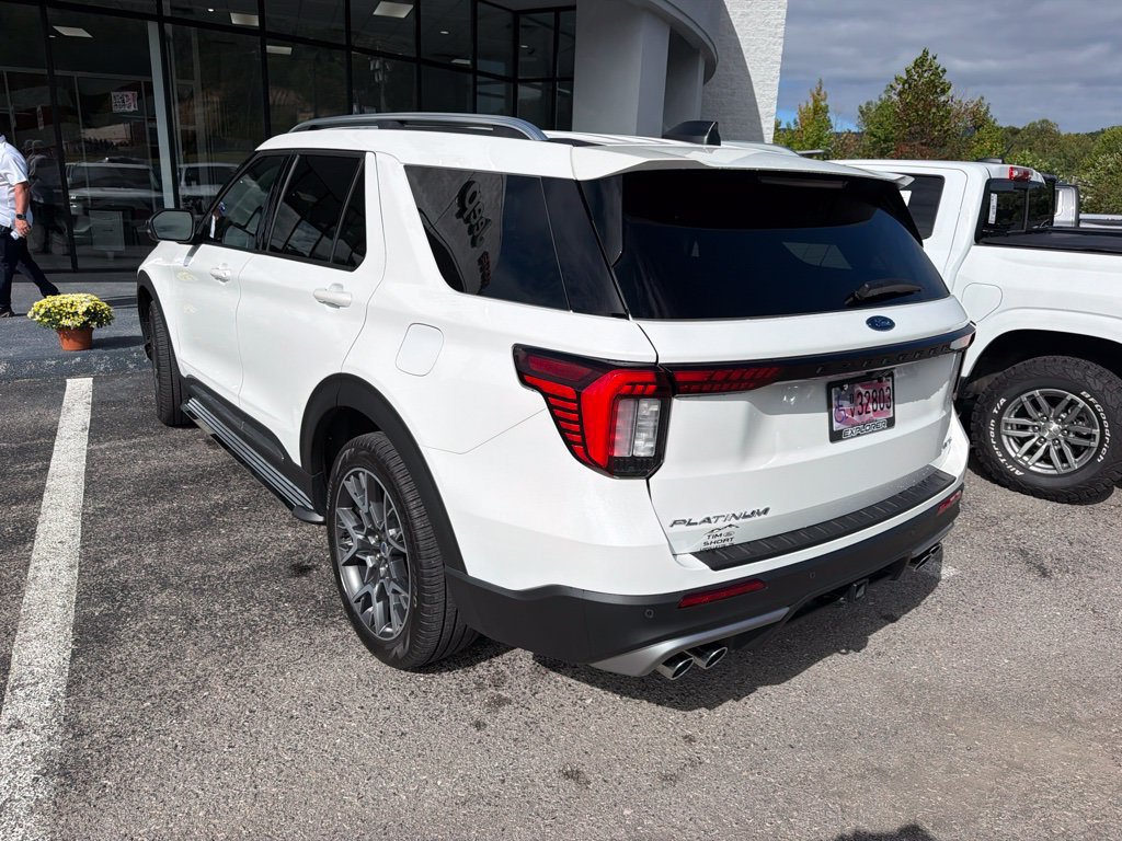 Used 2025 Ford Explorer Platinum w/ Ultimate Package AWD/4WD image 4