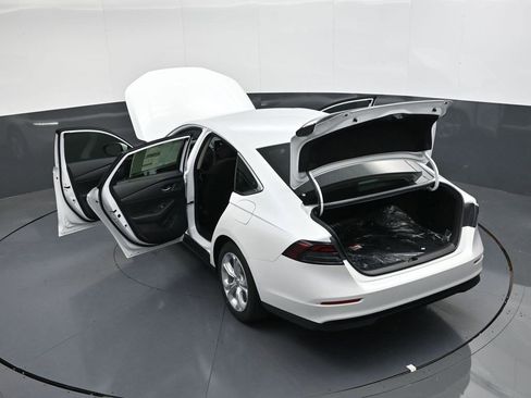 Used 2025 Honda Accord LX image 34