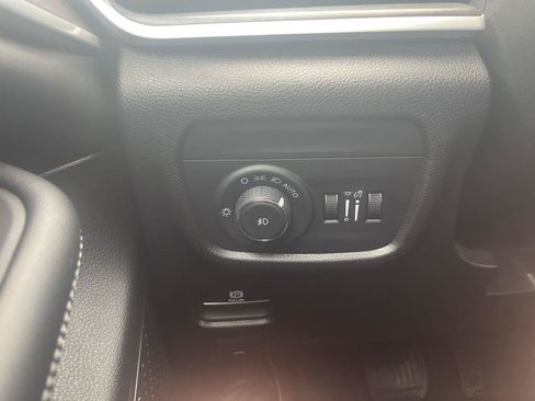 Used 2024 Jeep Grand Cherokee Limited AWD/4WD image 17