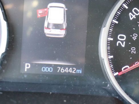 Used 2019 Toyota RAV4 LE w/ Carpet Mat Package AWD/4WD image 11