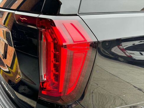 Used 2024 GMC Yukon XL Denali image 8