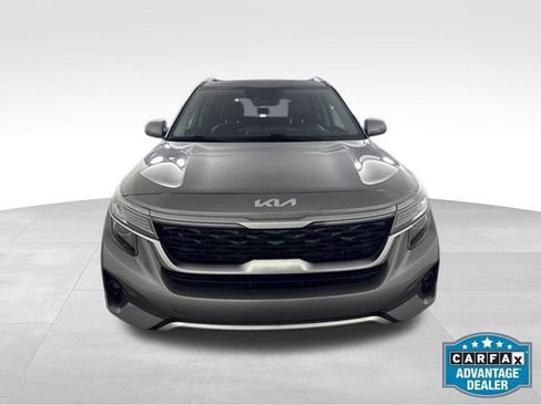 Used 2022 Kia Seltos EX AWD/4WD image 2