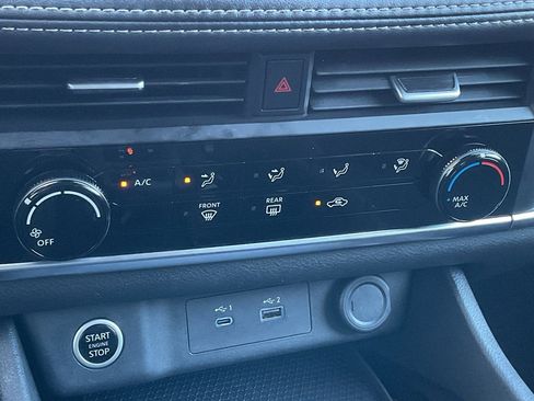 Used 2023 Nissan Rogue S image 30