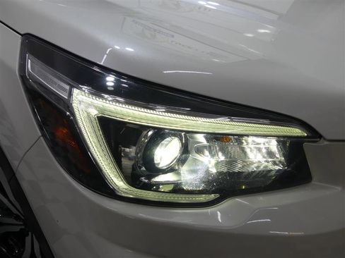 Used 2020 Subaru Forester Limited w/ Popular Package #3 image 15