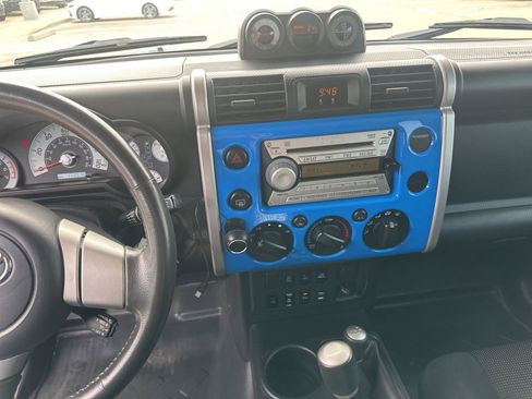 Used 2007 Toyota FJ Cruiser Base image 17