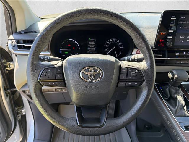 Certified 2022 Toyota Sienna LE FWD image 13