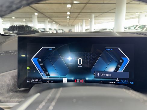 Certified 2025 BMW X5 xDrive50e w/ Premium Package image 24