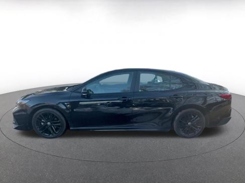 Used 2025 Toyota Camry SE image 8