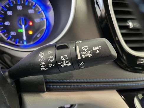 Used 2021 Chrysler Pacifica Touring-L image 23