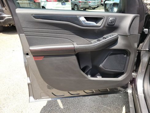 Certified 2023 Ford Escape ST-Line Elite AWD/4WD image 15