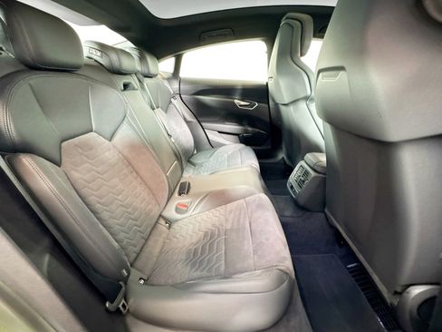 Used 2023 Audi e-tron GT Premium Plus image 24