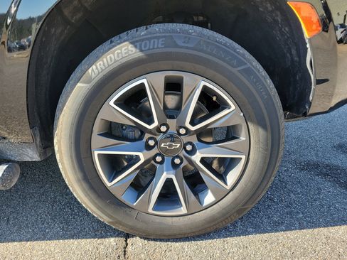 Used 2023 Chevrolet Suburban Z71 w/ Z71 Off-Road Package image 32