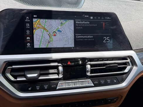 Used 2022 BMW 330i xDrive Sedan w/ M Sport Package AWD/4WD image 18