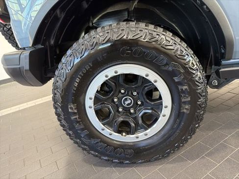 Used 2023 Ford Bronco Badlands w/ Sasquatch Package image 32