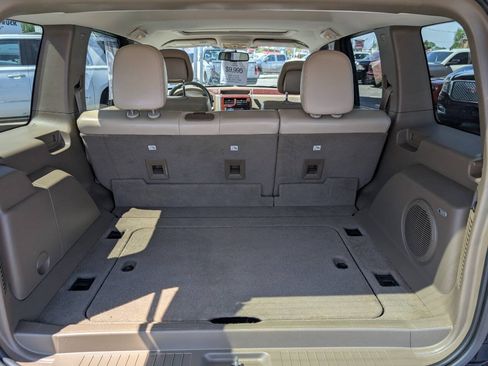 Used 2011 Jeep Liberty Limited w/ Comfort/Convenience Group AWD/4WD image 13