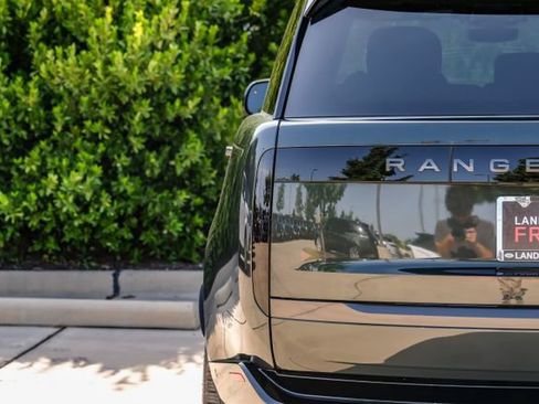New 2026 Land Rover Range Rover SE AWD/4WD image 60