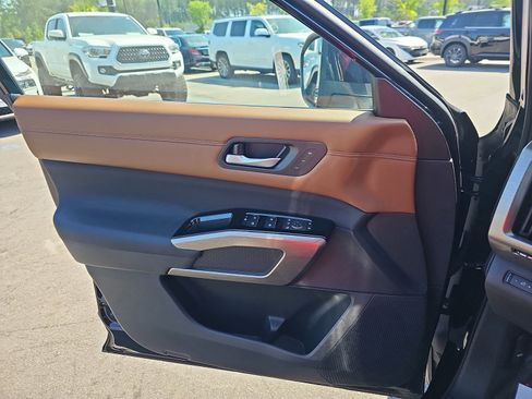 Used 2024 Nissan Pathfinder Platinum w/ Cargo Package image 29