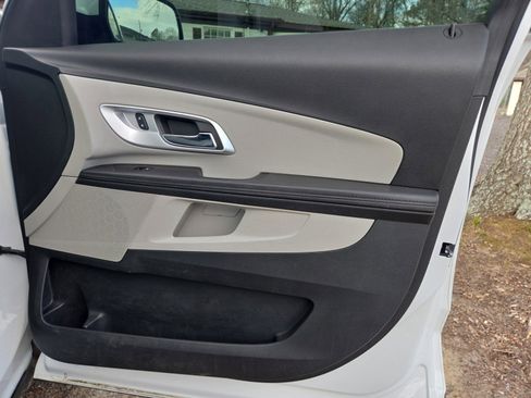 Used 2017 Chevrolet Equinox LT image 27