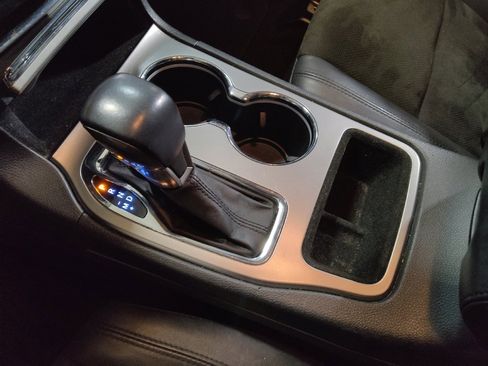 Used 2020 Jeep Grand Cherokee Altitude RWD image 26