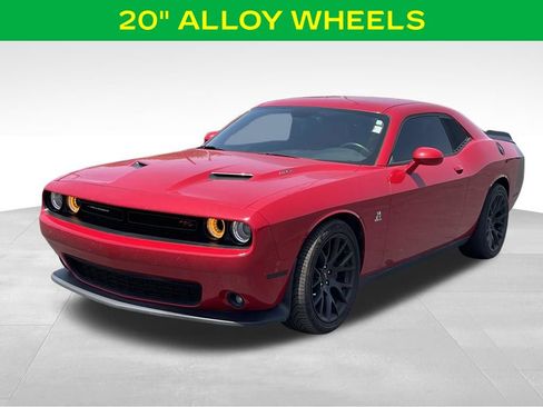 Used 2016 Dodge Challenger R/T Scat Pack RWD image 4