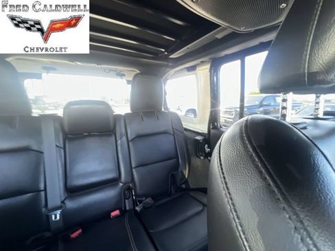 Used 2024 Jeep Wrangler Unlimited Sahara w/ Technology Group AWD/4WD image 14