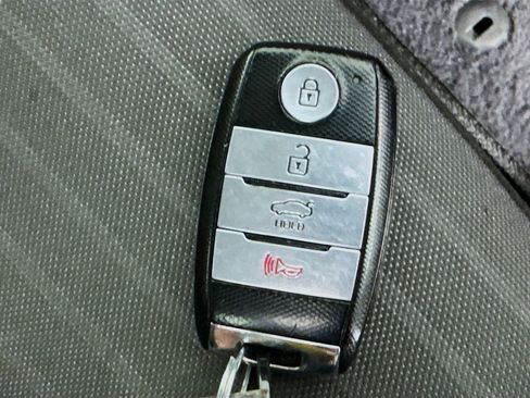 Used 2017 Kia Forte S w/ S Technology Package image 35