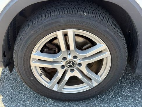Used 2022 Mercedes-Benz GLB 250 4MATIC image 11