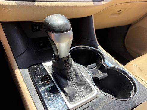 Used 2015 Toyota Highlander XLE AWD/4WD image 7