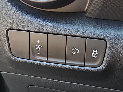 Used 2023 Hyundai Kona SEL AWD/4WD image 25